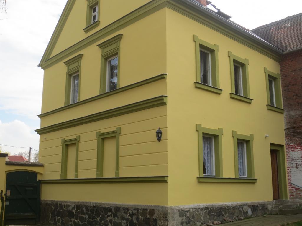 Ferienwohnung Creutzer In Leipzig Gottscheina, Ideal Auch Fuer Monteure, Kostenfreies, Schnelles Wlan Kostenfreies Parken, Geraeumiges Appartment Mit 4 Einzelbetten, Komplettausstattung Kueche, Bad Mit Badewanne Und Dusche Waschmaschine, Waeschetrock Luaran gambar
